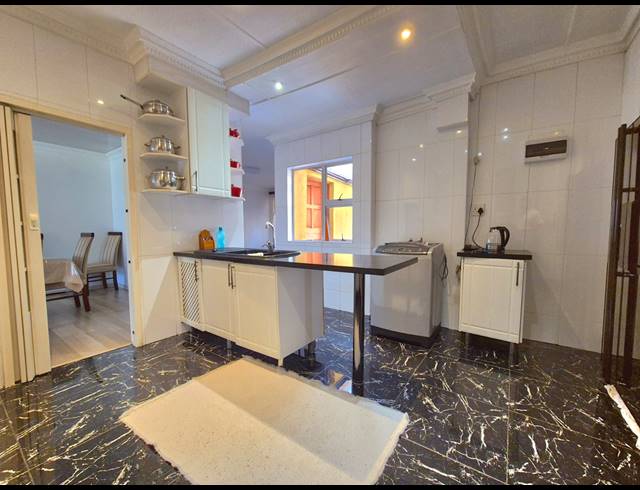 5 BEDROOM HOUSE TO LET IN BRENTHURST